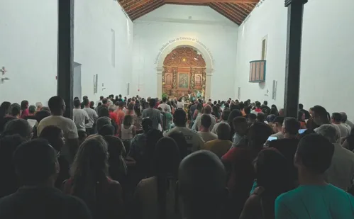 
          Imagem ilustrativa da imagem Festa da Folia de Reis com procissão e shows hoje
          