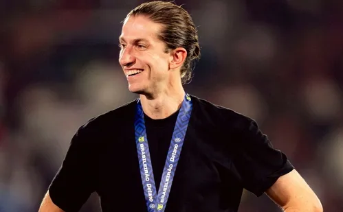 
          Imagem ilustrativa da imagem Filipe Luís não descarta ter Pedro se Flamengo chegar à final do Intercontinental
          