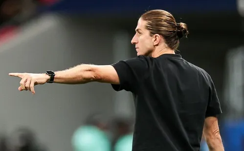 
          Imagem ilustrativa da imagem Filipe Luís não vê PSG imbatível e reforça DNA do Flamengo em final
          