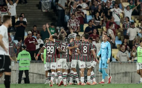 
          Imagem ilustrativa da imagem Fluminense vence e entra no G6 do Brasileiro; Ceará se revolta com árbitro
          