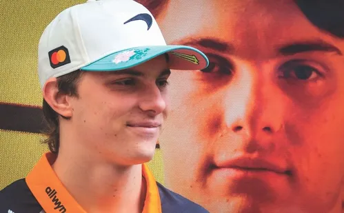 
          Imagem ilustrativa da imagem Fórmula 1: Piastri desafia Norris pelo sonho
          