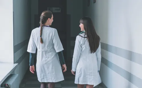 
          Imagem ilustrativa da imagem Futuros médicos erraram questões sobre dengue e remédios
          