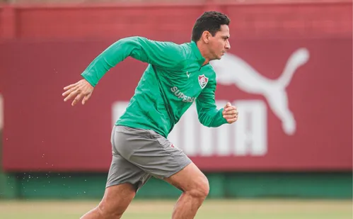 
          Imagem ilustrativa da imagem Ganso volta aos treinos e pode jogar o Fla-Flu
          