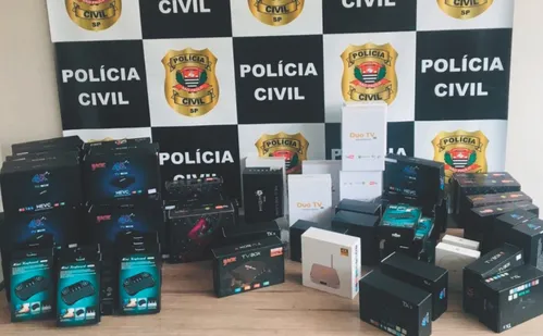 
          Imagem ilustrativa da imagem “Gatonet” sai do ar após cerco e usuários reclamam
          