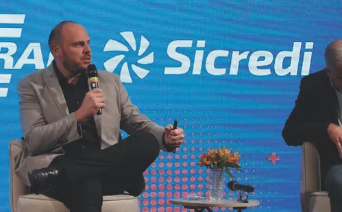 
          Imagem ilustrativa da imagem Gestão por propósito: Sicredi é eleita melhor empresa para trabalhar
          