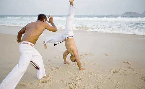 
          Imagem ilustrativa da imagem Ginástica e lutas a partir das 7 horas nas praias
          