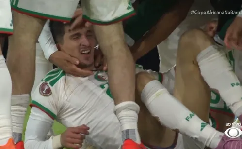 
          Imagem ilustrativa da imagem Gol heroico na prorrogação coloca Argélia nas quartas da Copa Africana de Nações
          