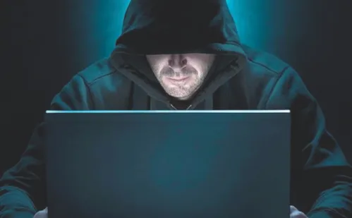 
          Imagem ilustrativa da imagem Golpes digitais: famílias reforçam vigilância para proteger idosos
          