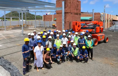 
          Imagem ilustrativa da imagem Governadora antecipa para maio a entrega do novo terminal do aeroporto de Noronha
          