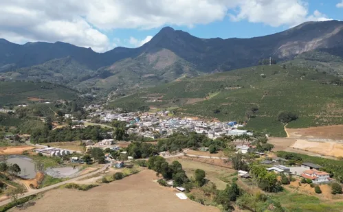 
          Imagem ilustrativa da imagem Grão que vale ouro: Corrida no Caparaó vai premiar vencedores com sacas de café
          