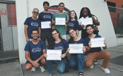 
          Imagem ilustrativa da imagem Grupo leva mensagens motivacionais para apoiar candidados do Enem em Vitória
          