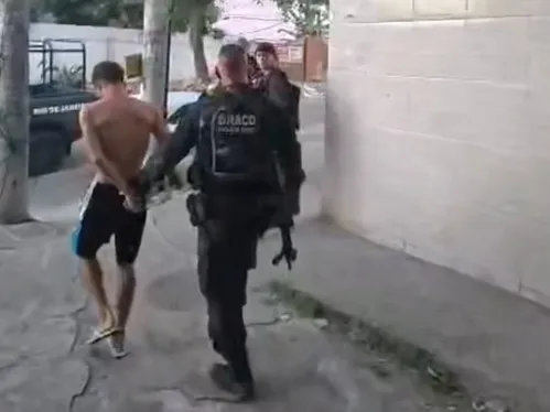 
          Imagem ilustrativa da imagem Homem apontado como líder do Comando Vermelho na Bahia é preso no Rio de Janeiro
          