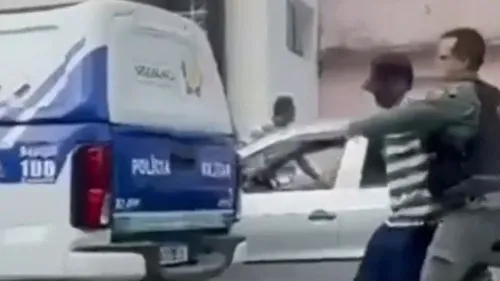 
          Imagem ilustrativa da imagem Homem de 59 anos é preso em flagrante após matar esposa a facadas em João Alfredo
          