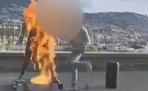 
          Imagem ilustrativa da imagem Homem é preso após incendiar estátua de Cristiano Ronaldo em Portugal
          