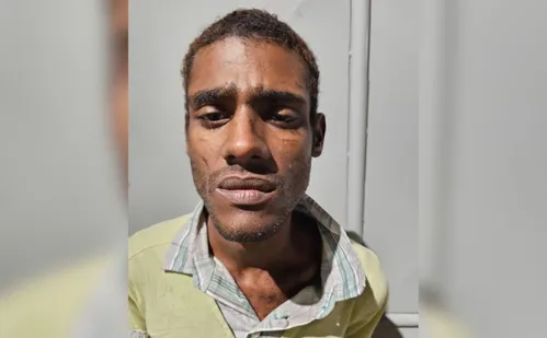 
          Imagem ilustrativa da imagem Homem é preso suspeito de assaltar ônibus do Transcol e esfaquear passageiro
          