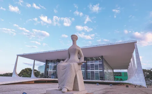 
          Imagem ilustrativa da imagem INSS interrompe pagamento de reajuste e faz descontos na aposentadoria de 14 mil
          