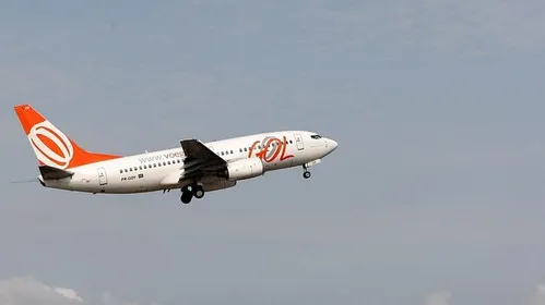 
          Imagem ilustrativa da imagem Idoso morre após falha técnica em voo da Gol elevar temperatura para 32º C
          