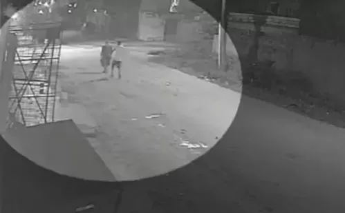 
          Imagem ilustrativa da imagem Idoso de 87 anos morre após ser atacado com golpe de voadora no RS
          