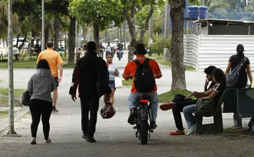 
          Imagem ilustrativa da imagem Idosos deixam de caminhar com medo de bicicletas elétricas na Grande Vitória
          