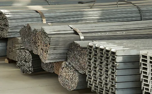 
          Imagem ilustrativa da imagem Indústria do aço no Brasil reduz mais de 5 mil empregos e culpa importação chinesa
          