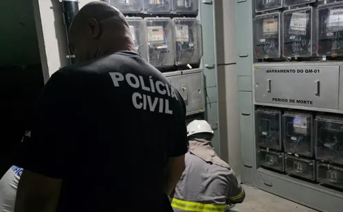 
          Imagem ilustrativa da imagem Inspeção da EDP detecta furto de energia em padaria na Praia da Costa
          