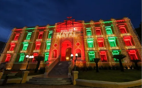 
          Imagem ilustrativa da imagem Jardins do Palácio Anchieta ganham iluminação especial e atrações natalinas
          