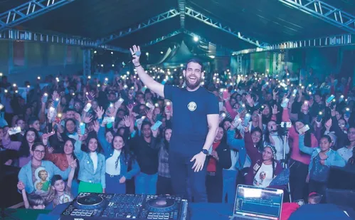 
          Imagem ilustrativa da imagem “Jesus no Litoral” com missas e shows na orla de Guriri
          