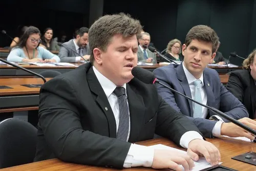 
          Imagem ilustrativa da imagem João Campos convocou. E agora?
          