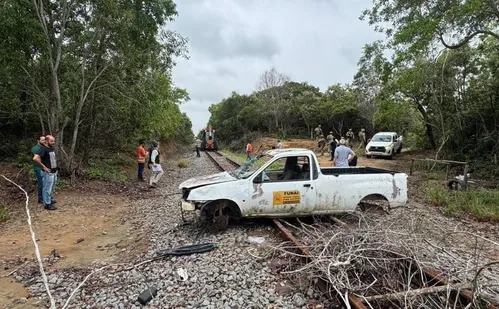 
          Imagem ilustrativa da imagem Justiça determina reintegração de posse de ferrovia bloqueada em Aracruz
          