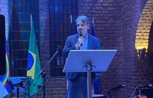 
          Imagem ilustrativa da imagem Justiça restabelece comando do MDB de Pernambuco sob liderança de Raul Henry
          