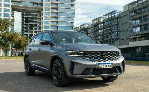 
          Imagem ilustrativa da imagem Koleos, primeiro híbrido da Renault, abre as prévias
          