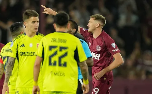 
          Imagem ilustrativa da imagem Lanús bate Universidad de Chile e encara Atlético-MG na decisão da Sul-Americana
          