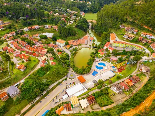 
          Imagem ilustrativa da imagem Lazer completo no primeiro resort do Espírito Santo
          