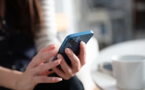 
          Imagem ilustrativa da imagem Leilão da Receita Federal tem iPhone 15 por R$ 1.300
          