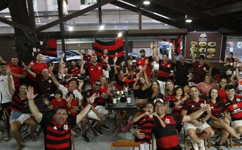 
          Imagem ilustrativa da imagem Libertadores: Título em Lima e muita festa em Vitória
          