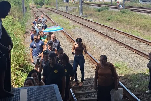 
          Imagem ilustrativa da imagem Linha Centro do Metrô do Recife segue fechada sem previsão de retorno nesta sexta
          