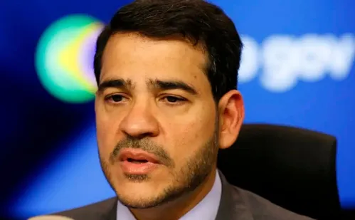 
          Imagem ilustrativa da imagem Messias procura líderes do Senado, divide evangélicos e encara oposição
          