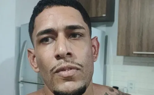 
          Imagem ilustrativa da imagem "MK", ligado ao TCP e um dos criminosos mais procurados do ES, é preso na Serra
          