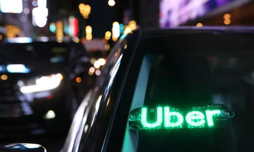 
          Imagem ilustrativa da imagem MPT-SP aciona Uber na Justiça por falta de banheiro, água e área de descanso
          