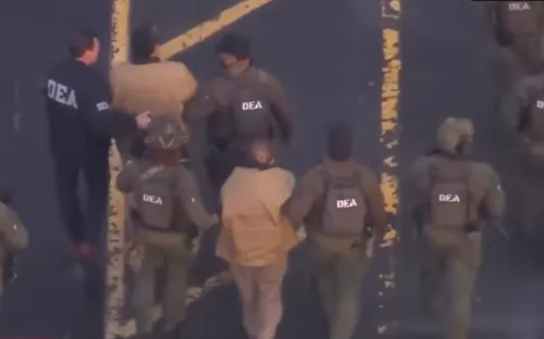 
          Imagem ilustrativa da imagem Maduro se declara inocente em audiência nos EUA e diz ser "prisioneiro de guerra"
          