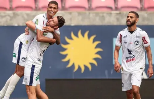 
          Imagem ilustrativa da imagem Maguary vence Vitória e conquista primeira vitória no Pernambucano
          