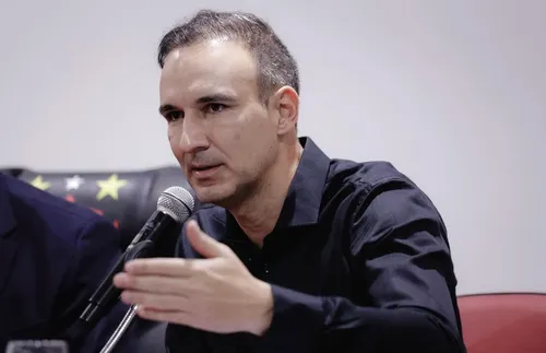 
          Imagem ilustrativa da imagem Matheus Souto Maior toma posse como presidente do Sport
          