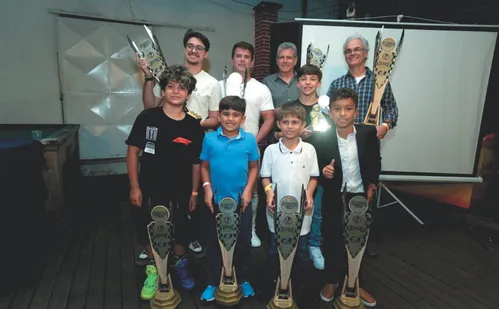 
          Imagem ilustrativa da imagem Melhores do ano são premiados no kart
          