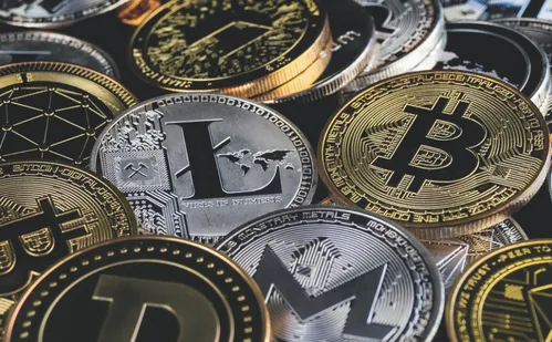 
          Imagem ilustrativa da imagem Menos riscos de golpes: Banco Central divulga novas regras para moeda digital
          