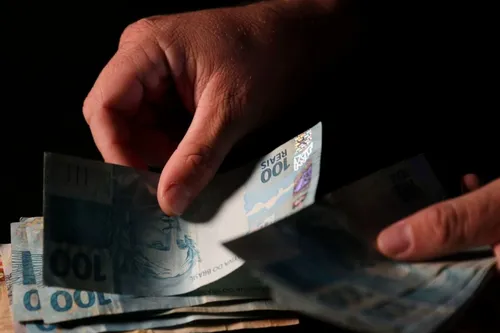 
          Imagem ilustrativa da imagem Mercado reduz previsão da inflação para 4,43% este ano
          