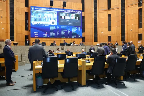 
          Imagem ilustrativa da imagem Mesmas bandeiras unem concorrentes à Assembleia
          