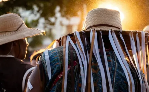 
          Imagem ilustrativa da imagem Mestre Alcides leva o congo ao Delírio Tropical nesta quarta
          