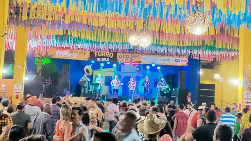 
          Imagem ilustrativa da imagem Mestre Salustiano é celebrado por seu legado de 80 anos
          