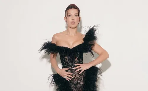 
          Imagem ilustrativa da imagem Millie Bobby Brown se revolta com fotógrafo em pré-estreia: 'Sorria você'
          