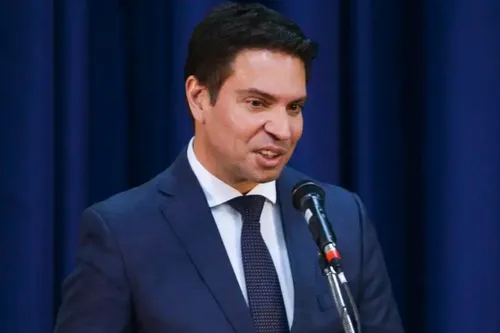 
          Imagem ilustrativa da imagem Moraes comunica Câmara sobre perda do mandato de Ramagem: entenda os motivos
          